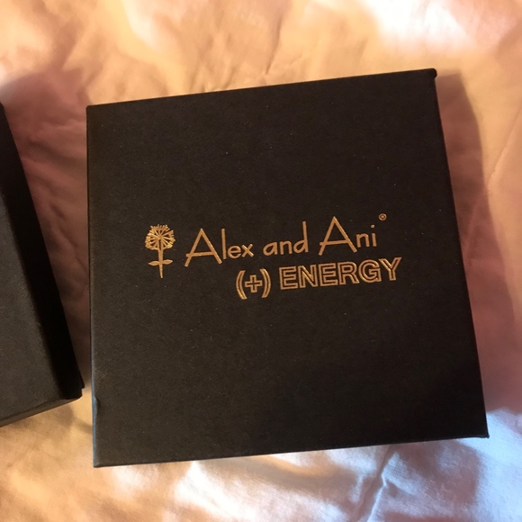 Daughter Bracelet - Picture 3 of 8